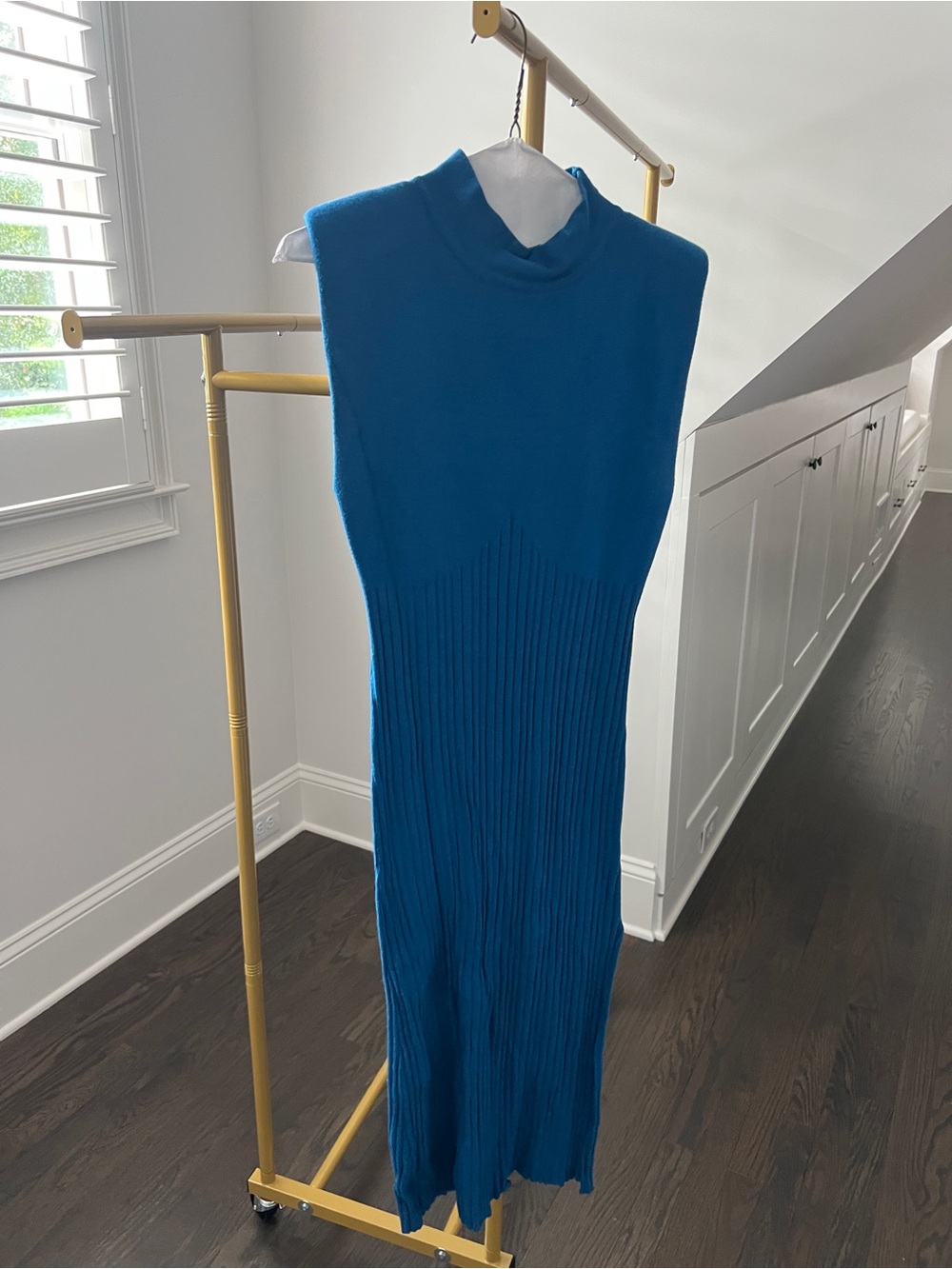 Le Lis Sleeveless Midi Mockneck Dress